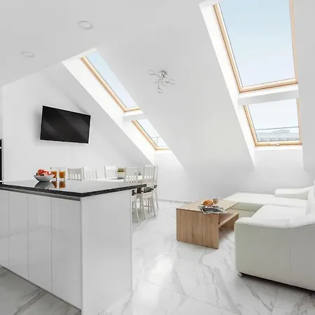 Luxurious Basilica In Old Town By Urban Rent Lejlighed Kaunas