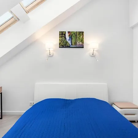 Luxurious Basilica In Old Town By Urban Rent Apartment