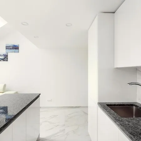 Luxurious Basilica In Old Town By Urban Rent Apartment *
