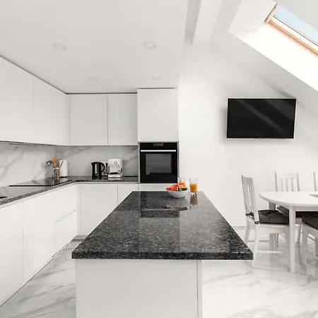 Luxurious Basilica In Old Town By Urban Rent Apartment Kaunas