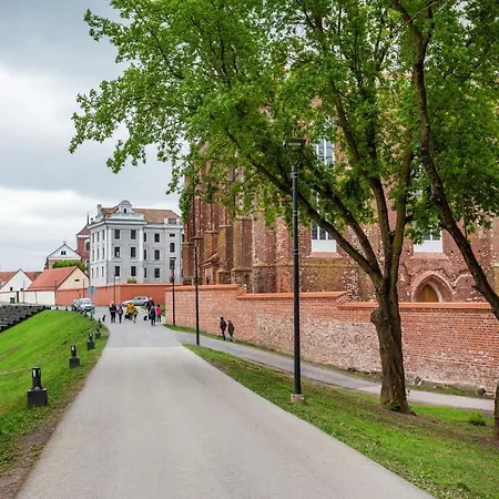 Luxurious Basilica In Old Town By Urban Rent Apartment