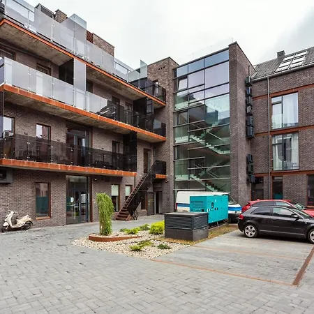 Luxurious Basilica In Old Town By Urban Rent