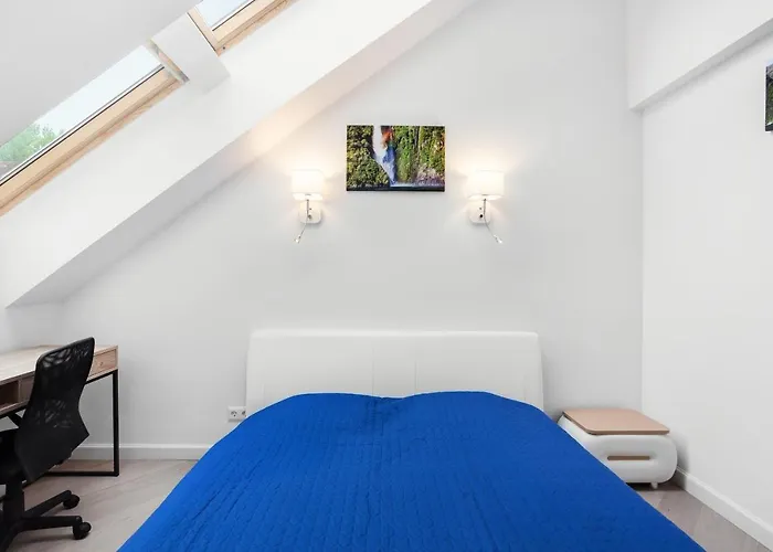 Luxurious Basilica In Old Town By Urban Rent Apartamento