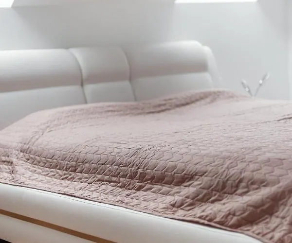 Luxurious Basilica In Old Town By Urban Rent *