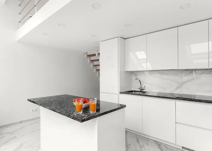 Luxurious Basilica In Old Town By Urban Rent Apartamento *