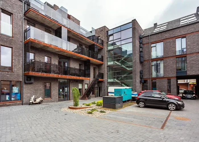 Luxurious Basilica In Old Town By Urban Rent